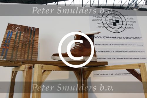 Amsterdam 23 januari 2012
Pierre v Hooijdonk en Parry Patel met hun Metro Sneakers op de modefabriek
Peter Smulders bv