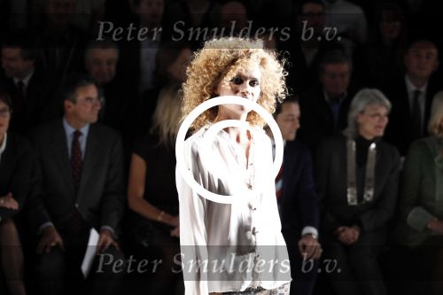 Amsterdam 27 januari 2012
Prinses Maxima bezoekt de Amsterdam Fashion week . Maxime Verhagen reikt de prijzen uit bij de green competition. Green fashion
Peter Smulders bv