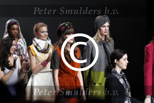 Amsterdam 27 januari 2012
Prinses Maxima bezoekt de Amsterdam Fashion week . Maxime Verhagen reikt de prijzen uit bij de green competition. Green fashion
Peter Smulders bv