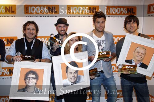 Hilversum 24 januari 2012
Uitreiking 100% NL awards met oa Marco Borsato Angela Groothuizen Nick en Simon en Ben Saunders.
Peter Smulders bv