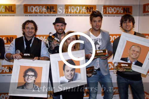 Hilversum 24 januari 2012
Uitreiking 100% NL awards met oa Marco Borsato Angela Groothuizen Nick en Simon en Ben Saunders.
Peter Smulders bv