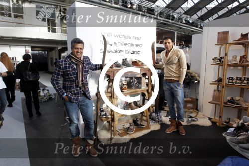 Amsterdam 23 januari 2012
Pierre v Hooijdonk en Parry Patel met hun Metro Sneakers op de modefabriek
Peter Smulders bv