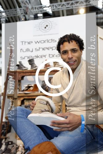 Amsterdam 23 januari 2012
Pierre v Hooijdonk en Parry Patel met hun Metro Sneakers op de modefabriek
Peter Smulders bv