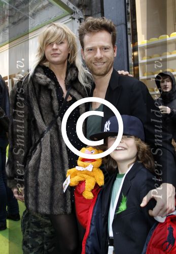 Amsterdam 21 januari 2012
Premiere de muppets in Tuschinski. Pim Veth met zoon en vriendin
Peter Smulders bv