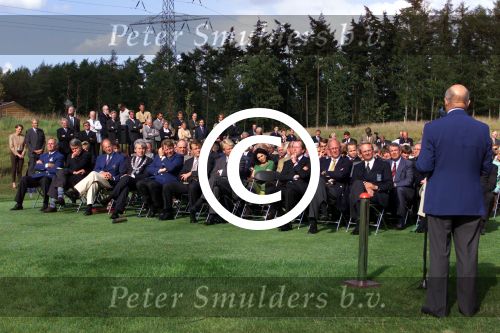 Den Dolder 1 september 2000

Prins Friso opent golfsocieteit Den Dolder.


Peter Smulders bv