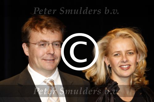 Amsterdam 3 december 2008
Prins Claus prijzen in het ij theater. Aanwezig zijn Koningin Beatrix , Prinses Maxima in tijger print outfit Prins Willem Alexander Mabel Wisse Smit Prins Friso en Prinses Laurentien en Prins Constantijn.
Peter Smulders bv