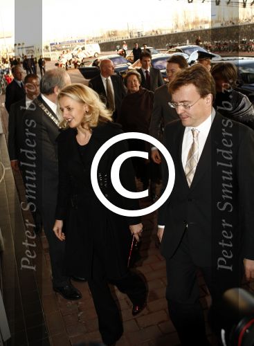Amsterdam 3 december 2008
Prins Claus prijzen in het ij theater. Aanwezig zijn Koningin Beatrix , Prinses Maxima in tijger print outfit Prins Willem Alexander Mabel Wisse Smit Prins Friso en Prinses Laurentien en Prins Constantijn.
Peter Smulders bv