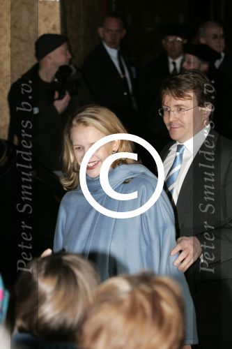 Leiden 8 februari 2005
konigin Beatrix krijgt ere doctoraal . Mabel Wisse Smit zwanger en Prins Friso
Peter Smulders bv