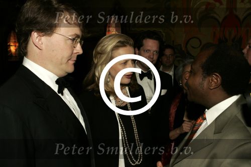 Amsterdam 9 maart 2005
Premiere Hotel Randa in Tushinski.
Mabel Wisse Smit zwanger met Paul Rusesabagina en Prins Friso en Guido den Aantrekker
Peter Smulders bv