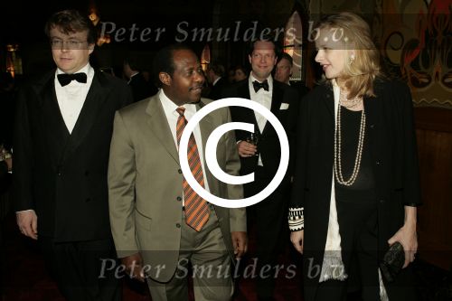 Amsterdam 9 maart 2005
Premiere Hotel Randa in Tushinski.
Mabel Wisse Smit zwanger met Paul Rusesabagina en Prins Friso en Guido den Aantrekker
Peter Smulders bv