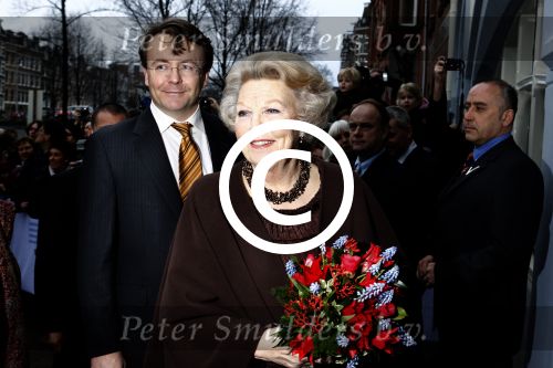 Amsterdam 11 februari 2011
Koningin Beatrix en Prins Friso bij de opening van de nieuwe liefde in Amsterdam.
Peter Smulders bv