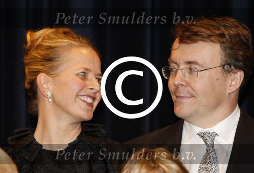 Amsterdam  12 december 2007
Uitreiking prins Claus prijzen in het muziekcentrum aan het ij. Orinses Maxima Laurentien Mabel Koningin Beatrix Prins Willem Alexander Friso en Constantijn zijn daarbij aanwezig.
Peter Smulders bv