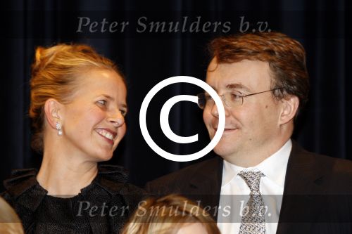Amsterdam  12 december 2007
Uitreiking prins Claus prijzen in het muziekcentrum aan het ij. Orinses Maxima Laurentien Mabel Koningin Beatrix Prins Willem Alexander Friso en Constantijn zijn daarbij aanwezig.
Peter Smulders bv