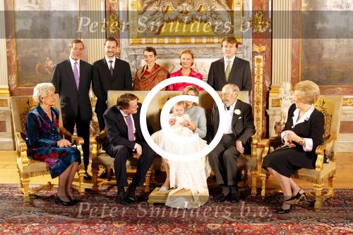 Apeldoorn 15 december 2002

Doop prinses Eloise , Aanwezig Koningin Beatrix, Prins Willem Alexander, Maxima , Prins Friso, Mabel wisse Smit, Prinses Cristina, Prinses Juliana, Pieter v Vollenhoven Prinses Margriet,  Prins Bernhard, Eef Brouwer, Tjeenk Willink, Laurens Jan Brinkhorst, Wim Kok  Jan Peter Balkenende.Prins Haakon en Mette Marit
Prins v Luxemburg Trijntje Oosterhuis met vader
Peter Smulders bv