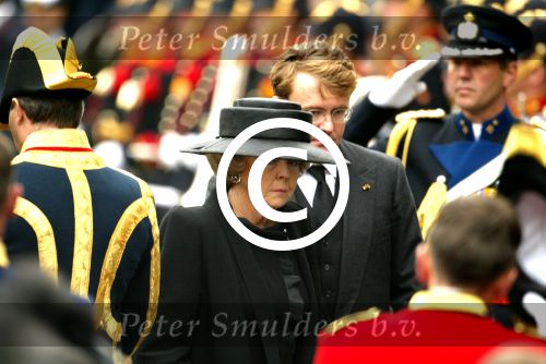 Delft 15 oktober 2002

Begrafenis Prins Claus.
Koningin Beatrix, Prins Friso, Prins Constantijn, Prinses Laurentien, Prins Willem Alexander en Maxima

Peter Smulders bv