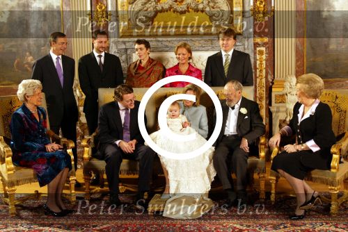 Apeldoorn 15 december 2002

Doop prinses Eloise , Aanwezig Koningin Beatrix, Prins Willem Alexander, Maxima , Prins Friso, Mabel wisse Smit, Prinses Cristina, Prinses Juliana, Pieter v Vollenhoven Prinses Margriet,  Prins Bernhard, Eef Brouwer, Tjeenk Willink, Laurens Jan Brinkhorst, Wim Kok  Jan Peter Balkenende.Prins Haakon en Mette Marit
Prins v Luxemburg Trijntje Oosterhuis met vader
Peter Smulders bv
