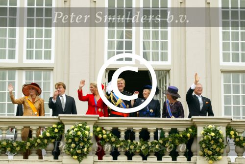 Den Haag 17 september 2002

Prinsjesdag met Koningin Beatrix, Prins Willem Alexander, Maxima, Prins Friso, Prins Constantijn, Laurentien, Prinses Margriet en Pieter v Vollenhoven.

Peter Smulders bv