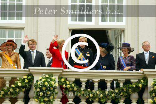 Den Haag 17 september 2002

Prinsjesdag met Koningin Beatrix, Prins Willem Alexander, Maxima, Prins Friso, Prins Constantijn, Laurentien, Prinses Margriet en Pieter v Vollenhoven.

Peter Smulders bv