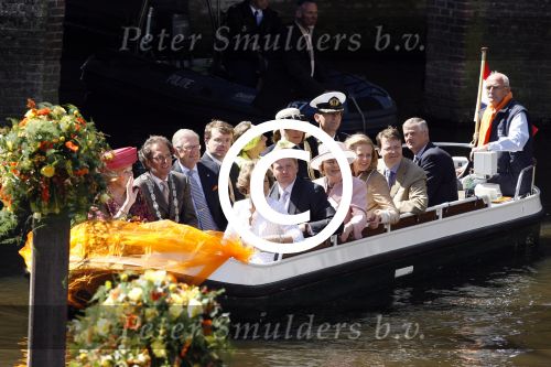 Woudrichem Den Bosch 30 april 2007
Koningin Beatrix Prins Willem Alexander Prins Friso mabel Wisse Smit Prins Constantijn Prinses Laurentien Prinses Margriet Pieter v Vollenhoven Prins Maurits Prinses Marilene Prins Bernhard jr Prinses Annette Prins Pieter Christiaan Prinses  Anita Prins Floris en Prinses Aimee koninginnedag.
Peter Smulders bv