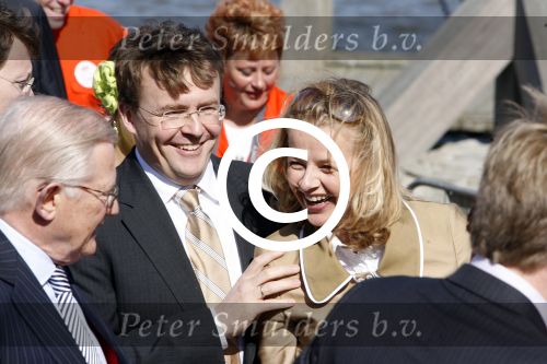 Woudrichem Den Bosch 30 april 2007
Koningin Beatrix Prins Willem Alexander Prins Friso mabel Wisse Smit Prins Constantijn Prinses Laurentien Prinses Margriet Pieter v Vollenhoven Prins Maurits Prinses Marilene Prins Bernhard jr Prinses Annette Prins Pieter Christiaan Prinses  Anita Prins Floris en Prinses Aimee koninginnedag.
Peter Smulders bv