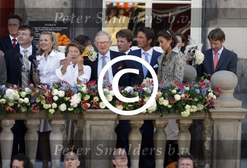 Woudrichem Den Bosch 30 april 2007
Koningin Beatrix Prins Willem Alexander Prins Friso mabel Wisse Smit Prins Constantijn Prinses Laurentien Prinses Margriet Pieter v Vollenhoven Prins Maurits Prinses Marilene Prins Bernhard jr Prinses Annette Prins Pieter Christiaan Prinses  Anita Prins Floris en Prinses Aimee koninginnedag. 
Peter Smulders bv
