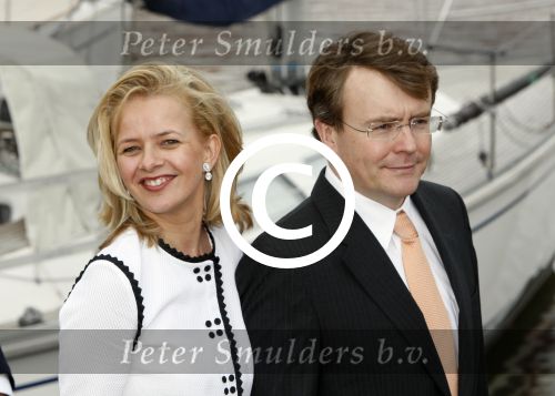 Makkum en Franeker30 april 2008
Koninginnedag 2008 met Koningin Beatrix Prins Willem Alexander Friso Constantijn Maurits Floris Pieter Christiaan Pieter v Vollenhoven en de prinsessen Maxima Laurentien Mabel Aimee Anita Margriet en Marilene.
Peter Smulders bv