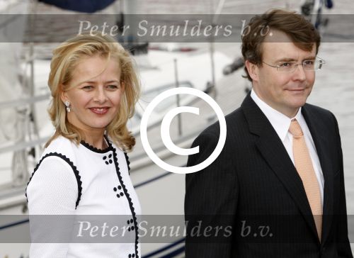 Makkum en Franeker30 april 2008
Koninginnedag 2008 met Koningin Beatrix Prins Willem Alexander Friso Constantijn Maurits Floris Pieter Christiaan Pieter v Vollenhoven en de prinsessen Maxima Laurentien Mabel Aimee Anita Margriet en Marilene.
Peter Smulders bv