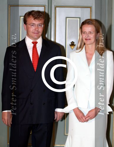 Den Haag 30 juni 2003

verloving mabel wisse smit en prins friso op huis ten bosch.
verder aanwezig koningin beatrix en de moeder van mabel


Peter Smulders bv