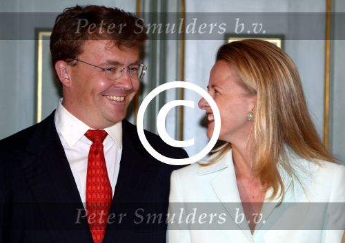 Den Haag 30 juni 2003

verloving mabel wisse smit en prins friso op huis ten bosch.
verder aanwezig koningin beatrix en de moeder van mabel


Peter Smulders bv