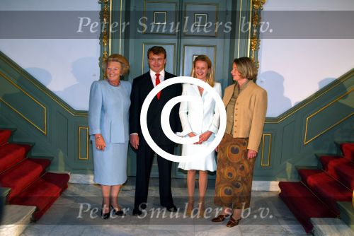 Den Haag 30 juni 2003

verloving mabel wisse smit en prins friso op huis ten bosch.
verder aanwezig koningin beatrix en de moeder van mabel


Peter Smulders bv