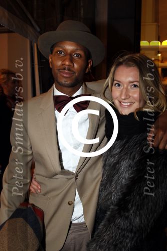 Amsterdam 23 januari 2012
Premiere Black out in Tuschinski. Rapper Dio met vriendin
Peter Smulders bv