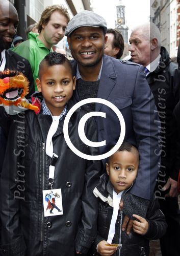 Amsterdam 21 januari 2012
Premiere de muppets in Tuschinski. Roue Verveer met kinderen
Peter Smulders bv