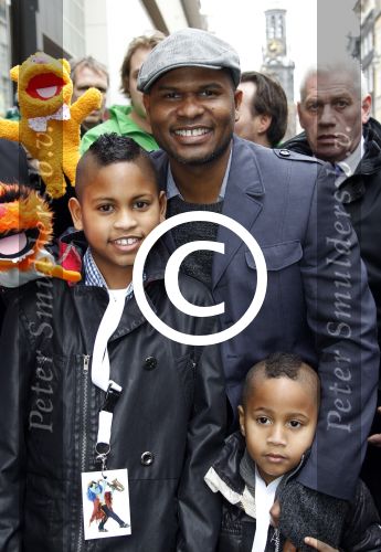 Amsterdam 21 januari 2012
Premiere de muppets in Tuschinski. Roue Verveer met kinderen
Peter Smulders bv