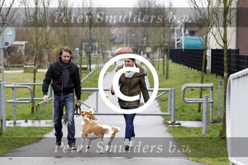 Vinkeveen 25 januari 2012
Roxeanne Hazes en haar vriend Nick laten samen hun hond uit.
Peter Smulders bv