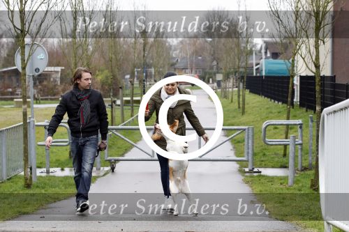Vinkeveen 25 januari 2012
Roxeanne Hazes en haar vriend Nick laten samen hun hond uit.
Peter Smulders bv