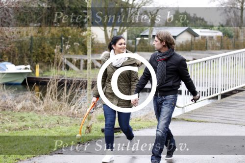 Vinkeveen 25 januari 2012
Roxeanne Hazes en haar vriend Nick laten samen hun hond uit.
Peter Smulders bv