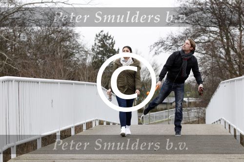 Vinkeveen 25 januari 2012
Roxeanne Hazes en haar vriend Nick laten samen hun hond uit.
Peter Smulders bv