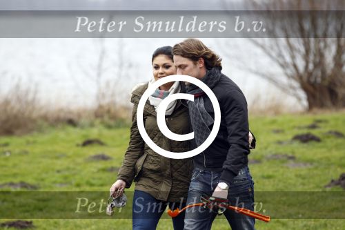 Vinkeveen 25 januari 2012
Roxeanne Hazes en haar vriend Nick laten samen hun hond uit.
Peter Smulders bv