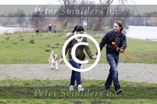 Vinkeveen 25 januari 2012
Roxeanne Hazes en haar vriend Nick laten samen hun hond uit.
Peter Smulders bv