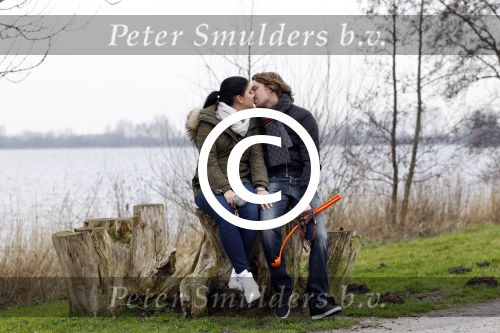 Vinkeveen 25 januari 2012
Roxeanne Hazes en haar vriend Nick laten samen hun hond uit.
Peter Smulders bv