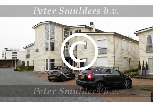 Vinkeveen 25 januari 2012
Roxeanne Hazes en haar vriend Nick laten samen hun hond uit.
Peter Smulders bv