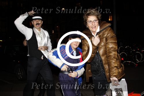 Amsterdam 21 januari 2012
Wendy v Dijk viert haar 41e verjaardag in de supperclub. Sem en Mike v Dijk met de moeder van Wendy
Peter Smulders bv