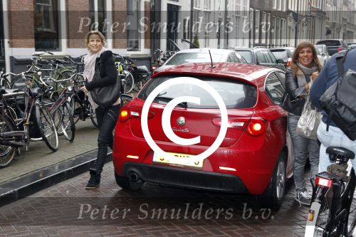 Amsterdam 26 januari 2012
Patty Brard Anouk Smulders en Sjimmy Bruijninckx op straat.
Peter Smulders bv