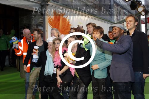 Amsterdam 21 januari 2012
Premiere de muppets in Tuschinski. Wim T schippers Hilde de Mildt Armin v Buuren Roue Verveer Sipke Jan Bousema Hajo Bruins ea van de stemmen cast
Peter Smulders bv