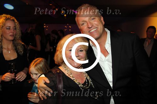 Utrecht 28 januari 2012
Premiere LA the Voices met Gordon in Vredenburg. Tineke de Nooy met kleinkinderen
Peter Smulders bv