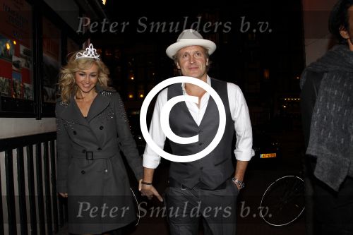 Amsterdam 21 januari 2012
Wendy v Dijk viert haar 41e verjaardag in de supperclub. Wendy v Dijk en Erland galjaard
Peter Smulders bv