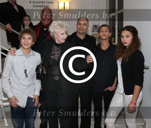 Utrecht, 22 Januari 2013 Premiere Paul Groot en Sanne Walles de Vries voor een hommage aan Adele Bloemendaal
Adele Bloemendaal met haar familie
Foto Peter Smulders BV