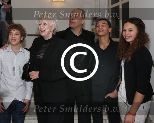 Utrecht, 22 Januari 2013 Premiere Paul Groot en Sanne Walles de Vries voor een hommage aan Adele Bloemendaal
Adele Bloemendaal met haar familie
Foto Peter Smulders BV