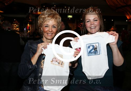 Volendam 14 februari 2013
Presentatie cd Jan Keizer en Annie Schilder bij old dutch. Annie met dochter Anja en kleinkind
Peter Smulders bv