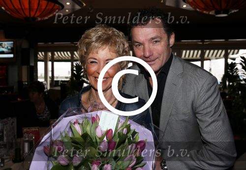 Volendam 14 februari 2013
Presentatie cd Jan Keizer en Annie Schilder bij old dutch. Annie met John de Bever
Peter Smulders bv